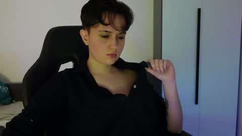 AresNoir online show from April 25, 7:00 pm