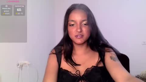 Snapshot of ari_20_ chatting on September 24, 10:42 pm Bella online show from September 24, 10:42 pm