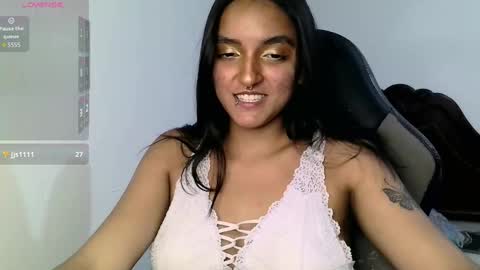 Snapshot of ari_20_ chatting on October 3, 1:00 am Bella online show from October 3, 1:00 am