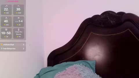 Snapshot of ari_20_ chatting on October 15, 1:30 am Bella online show from October 15, 1:30 am