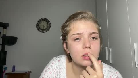 ari_crystal online show from February 8, 2:32 pm