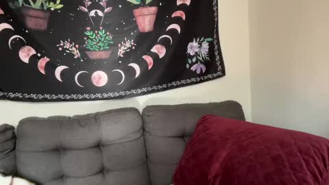 Snapshot of aria_fields_ chatting on December 4, 5:33 pm Aria Fields online show from December 4, 5:33 pm