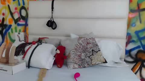 aria online show from February 12, 12:01 pm