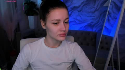 aria_mila online show from April 15, 3:29 am