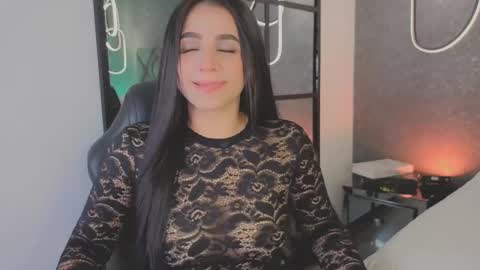 Snapshot of aria_moont chatting on October 1, 8:47 pm I OOT online show from October 1, 8:47 pm