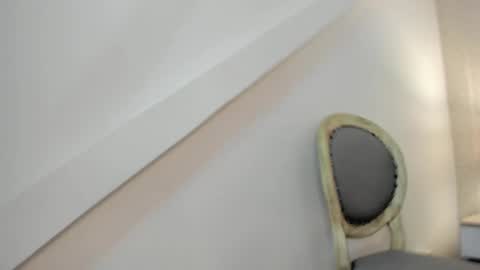 aria_walker_ online show from March 3, 11:49 am