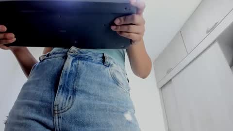 ariacoral online show from March 17, 1:26 pm