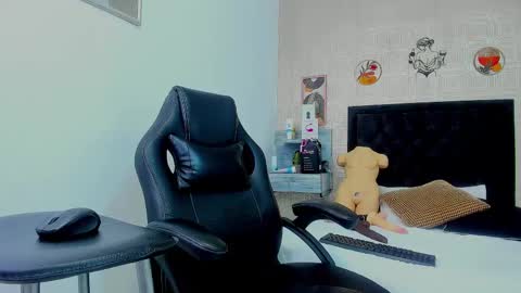 Snapshot of ariadna_russo chatting on September 16, 12:46 pm ariadna_russo online show from September 16, 12:46 pm