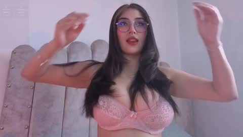 Snapshot of ariadnaz chatting on October 27, 11:50 am ARIADNA  IM NEW HERE THANK YOU VERY MUCH FOR FOLLOWING ME online show from October 27, 11:50 am
