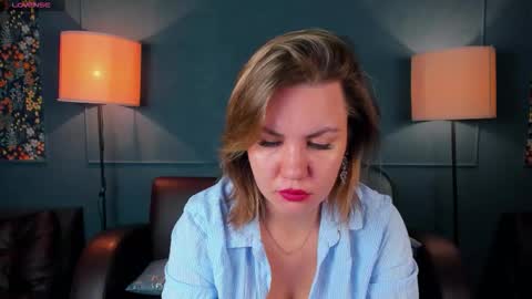 ariaeven online show from December 4, 9:33 am