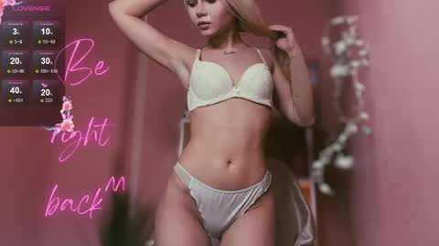 Lilli 3 online show from May 26, 2:44 am