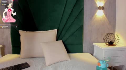 ARIANA online show from December 13, 1:22 pm