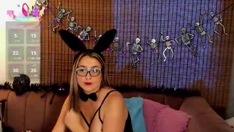 Snapshot of ariana_cross_ chatting on October 16, 2:30 pm Ariana Cruz online show from October 16, 2:30 pm