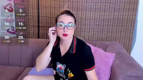 Snapshot of ariana_cross_ chatting on March 2, 12:36 pm Ariana Cruz online show from March 2, 12:36 pm