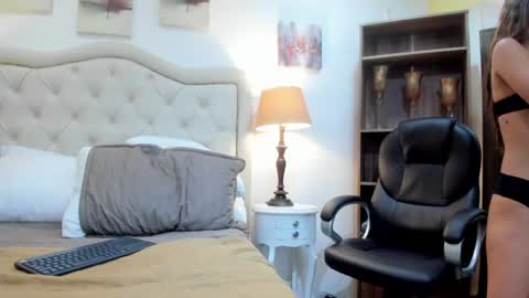 ariana_moon0 online show from July 14, 10:21 am