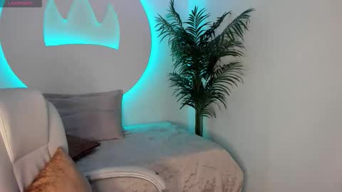 Ariana  online show from October 15, 2:30 pm