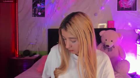 Snapshot of ariana_rosse__ chatting on September 29, 11:04 am Ariana  online show from September 29, 11:04 am