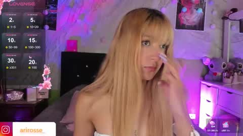 Snapshot of ariana_rosse__ chatting on October 10, 11:04 am Ariana  online show from October 10, 11:04 am