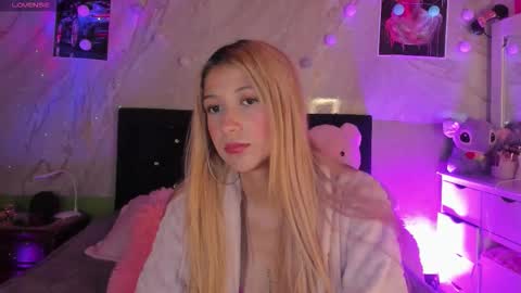 Snapshot of ariana_rosse__ chatting on October 2, 10:42 am Ariana  online show from October 2, 10:42 am