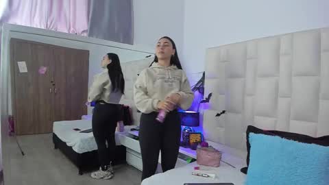  ariana  online show from October 21, 4:33 pm