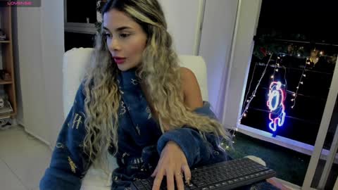 cristina online show from December 19, 11:35 pm