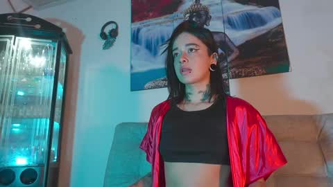 ariana_whitee online show from April 24, 4:48 am