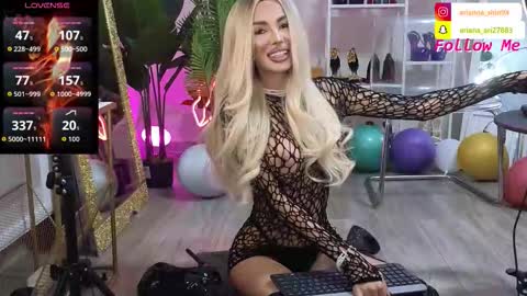 Snapshot of arianaari88 chatting on September 18, 6:28 pm Ariana online show from September 18, 6:28 pm