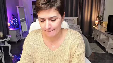 Ana online show from December 13, 2:38 pm