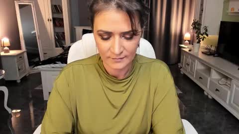 Ana online show from October 24, 6:37 pm