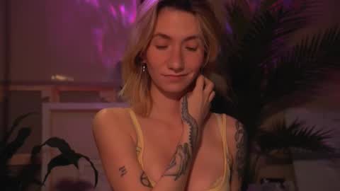 Snapshot of arianna_richi chatting on October 17, 5:54 am Olivka online show from October 17, 5:54 am
