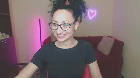Snapshot of arianna_tifany chatting on February 24, 4:36 am Arianna online show from February 24, 4:36 am
