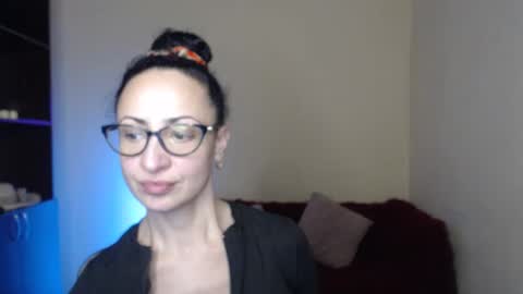 Snapshot of arianna_tifany chatting on February 4, 6:38 pm Arianna online show from February 4, 6:38 pm