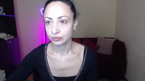 Snapshot of arianna_tifany chatting on February 10, 6:20 am Arianna online show from February 10, 6:20 am