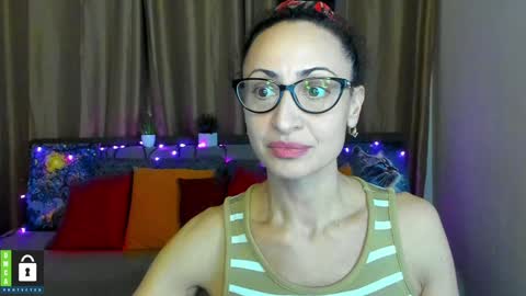 Snapshot of arianna_tifany chatting on January 19, 12:28 pm Arianna online show from January 19, 12:28 pm