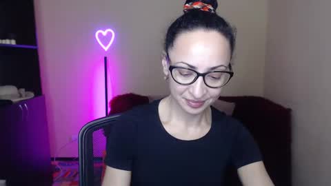 Snapshot of arianna_tifany chatting on February 1, 6:29 pm Arianna online show from February 1, 6:29 pm