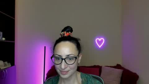 Snapshot of arianna_tifany chatting on February 25, 6:44 pm Arianna online show from February 25, 6:44 pm