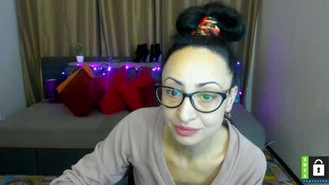 Snapshot of arianna_tifany chatting on January 6, 6:25 am Arianna online show from January 6, 6:25 am