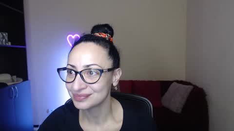 Snapshot of arianna_tifany chatting on February 7, 6:24 am Arianna online show from February 7, 6:24 am