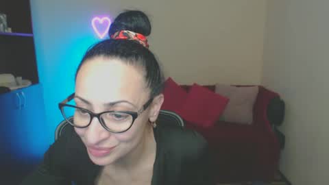 Snapshot of arianna_tifany chatting on February 12, 5:15 am Arianna online show from February 12, 5:15 am