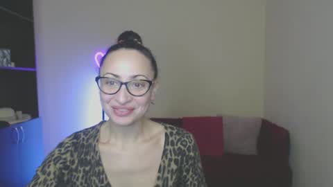 Snapshot of arianna_tifany chatting on February 13, 6:52 am Arianna online show from February 13, 6:52 am
