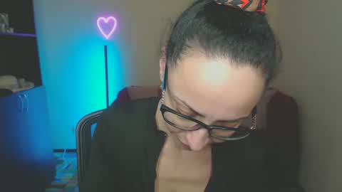 Snapshot of arianna_tifany chatting on February 11, 7:05 pm Arianna online show from February 11, 7:05 pm