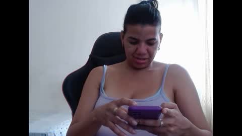 Snapshot of ariannaloovel chatting on December 7, 5:53 pm ariannaloovel online show from December 7, 5:53 pm