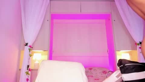 ariannavega_ online show from July 23, 12:13 pm