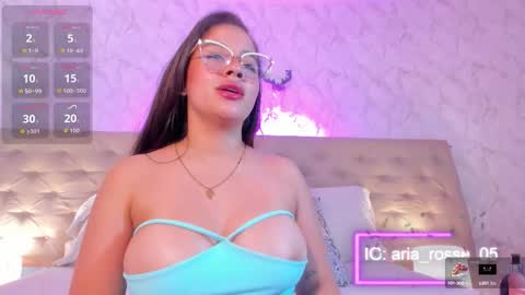 Snapshot of ariarosse chatting on October 17, 5:54 am Aria online show from October 17, 5:54 am