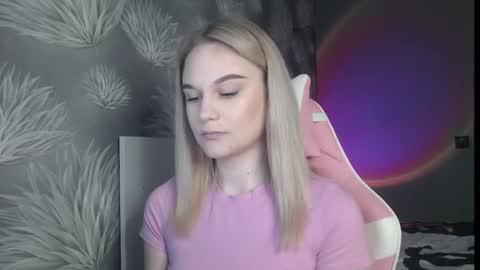 ariavelvets online show from June 1, 1:57 pm