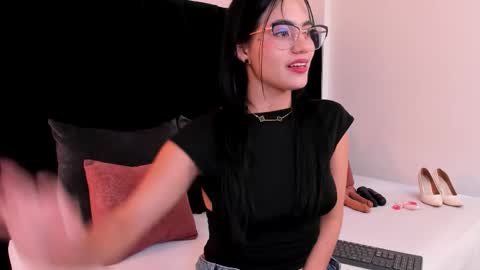 Snapshot of ariel_jonnes chatting on October 23, 4:46 pm Ariel online show from October 23, 4:46 pm