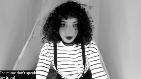 Snapshot of ariella_ruiz chatting on October 14, 12:30 pm A R I online show from October 14, 12:30 pm