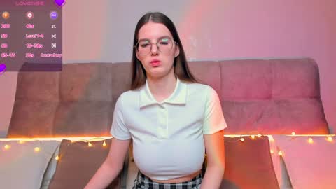 Snapshot of ariellateska chatting on December 22, 3:44 am Ariella online show from December 22, 3:44 am