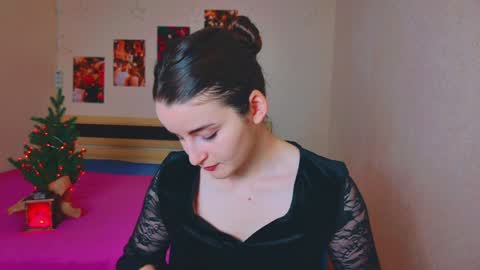 Snapshot of arielstonks_lovee chatting on December 20, 2:30 am arielstonks_lovee online show from December 20, 2:30 am