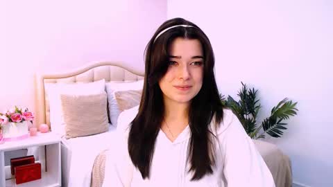 Ari online show from October 15, 9:23 am